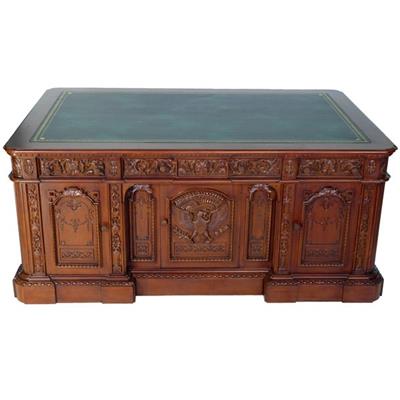 Bureau Resolute Desk en acajou massif plateau vert